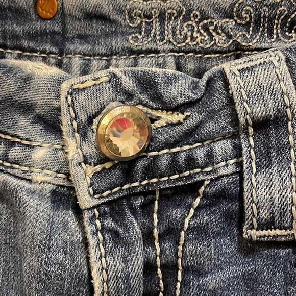 MISS Me woman’s Signature Straight woman’s blinged out jeans - Picture 4 of 16
